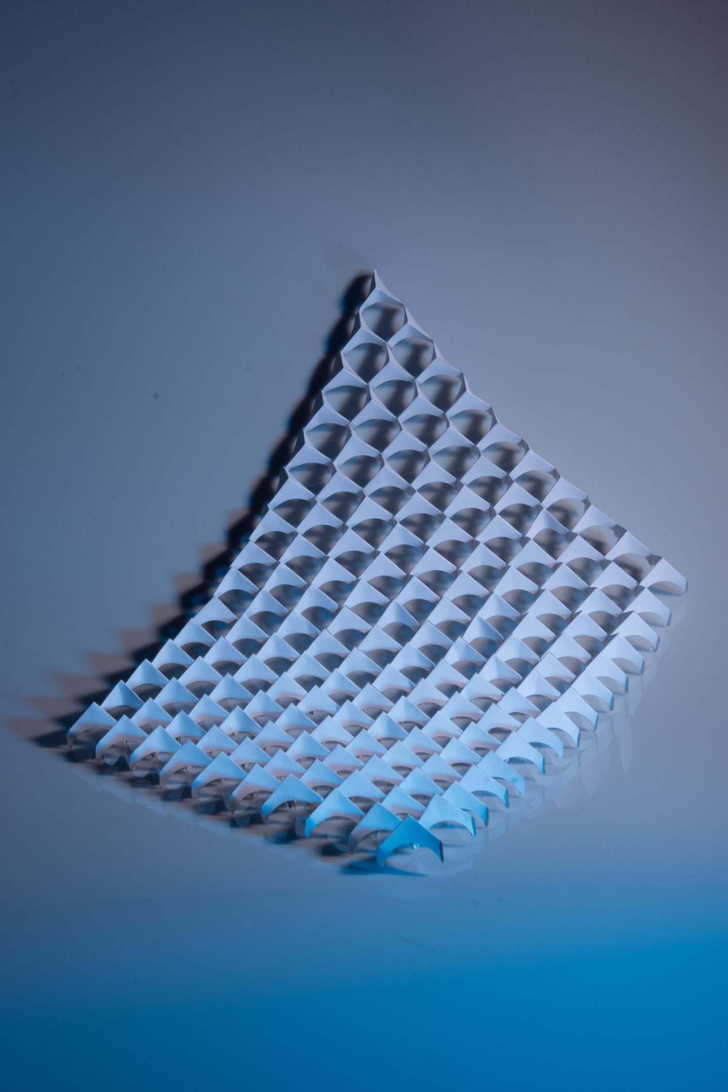 Formstudie in Papier